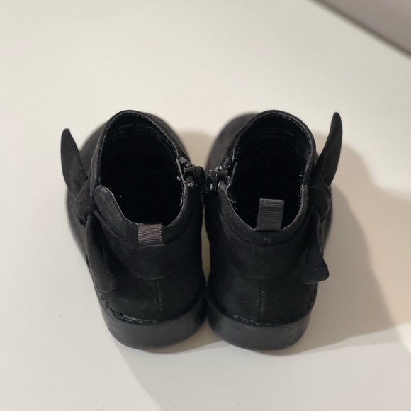 Black GAP Suede Bow Zipper Boots - EUC - Size 5 - Picture 3 of 5